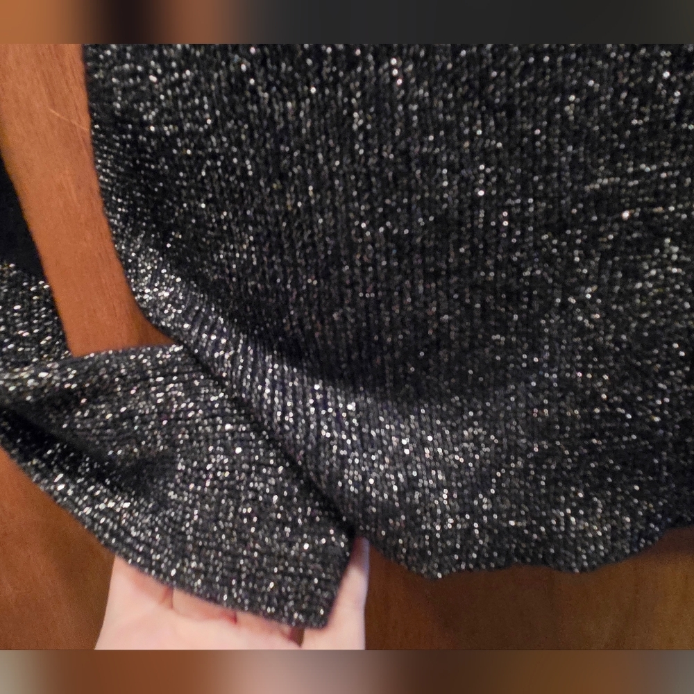 HOST PICK! 🎉🎊Avon Black & Shimmering Long Sleeve Sheer Sweater SzL - Picture 4 of 6